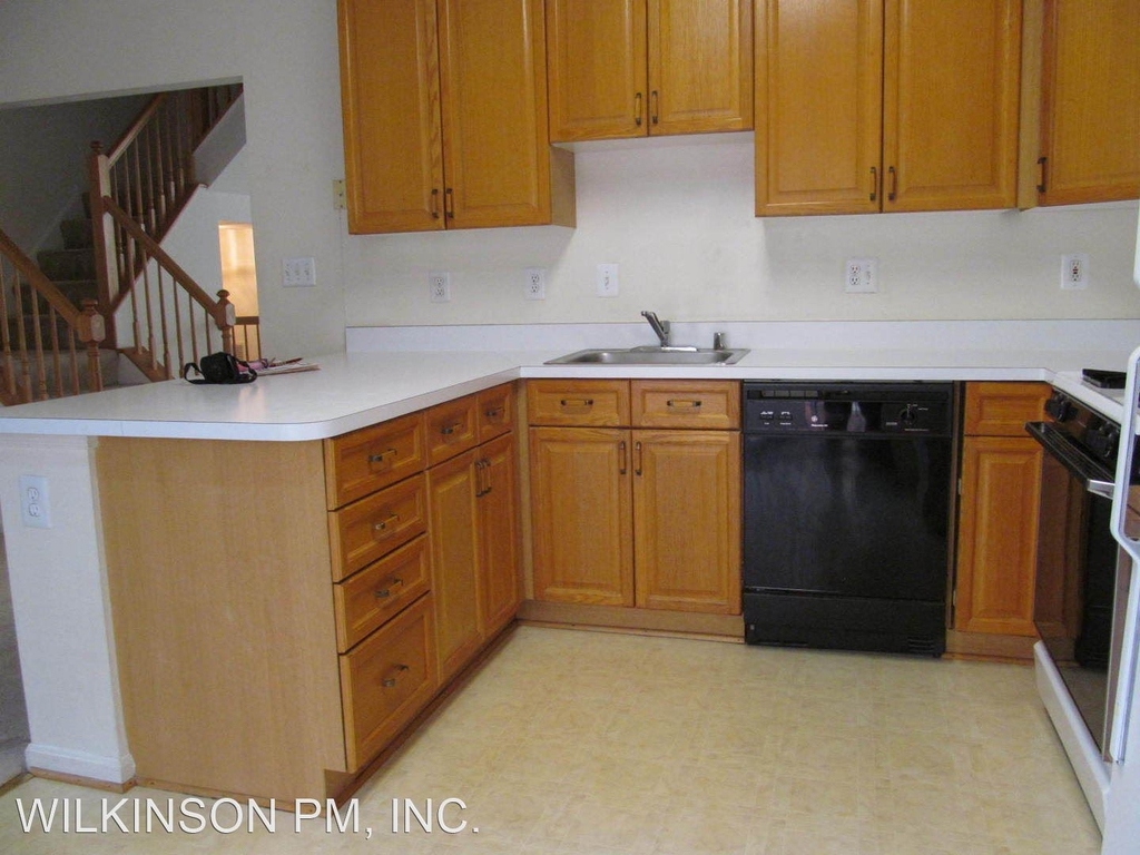 7433 Gillingham Row - Photo 2