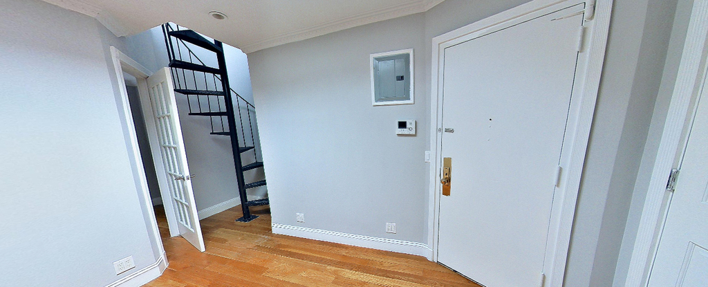 529 East 6th Street - Photo 0