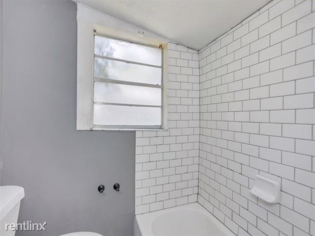 1010 R Long Street - Photo 3