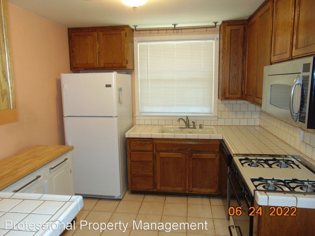 2749 Webb Street - Photo 3