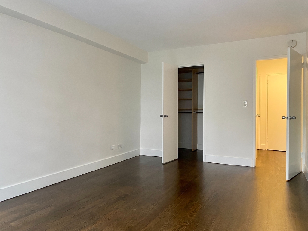 220 East 63rd Street - Photo 4