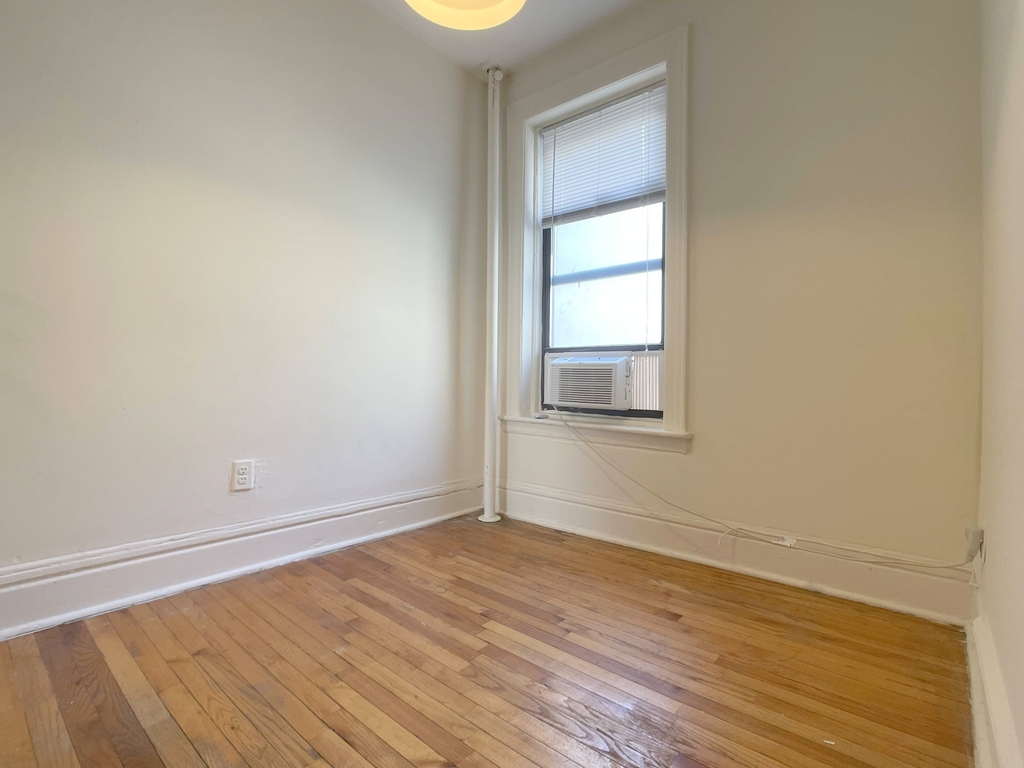 338 East 92nd Street - Photo 4