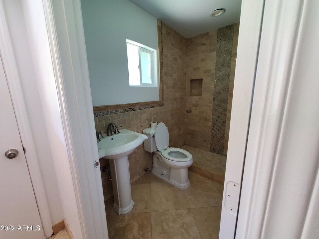 5107 E Windrose Drive - Photo 5