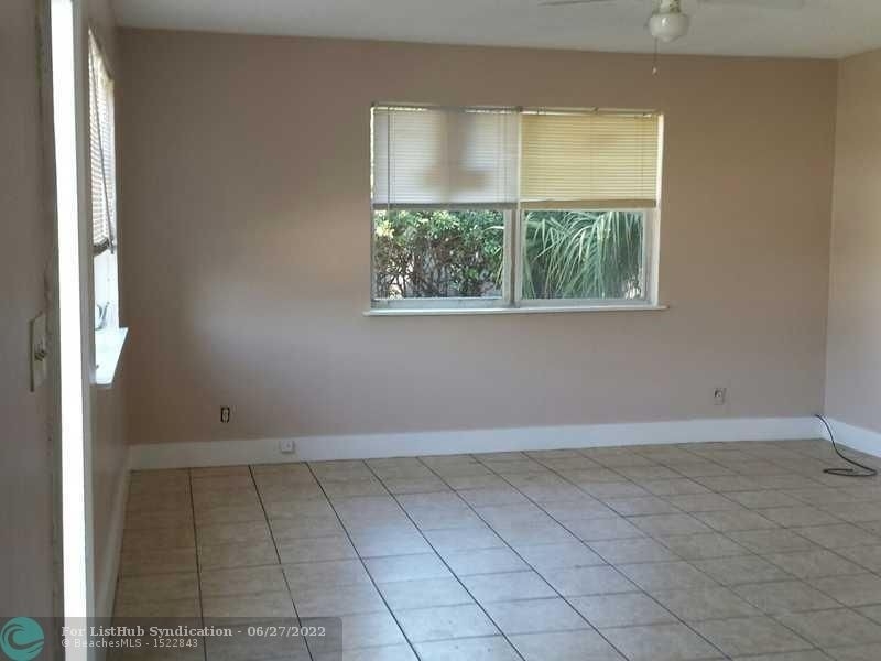 1230 Nw 29th Wy - Photo 2