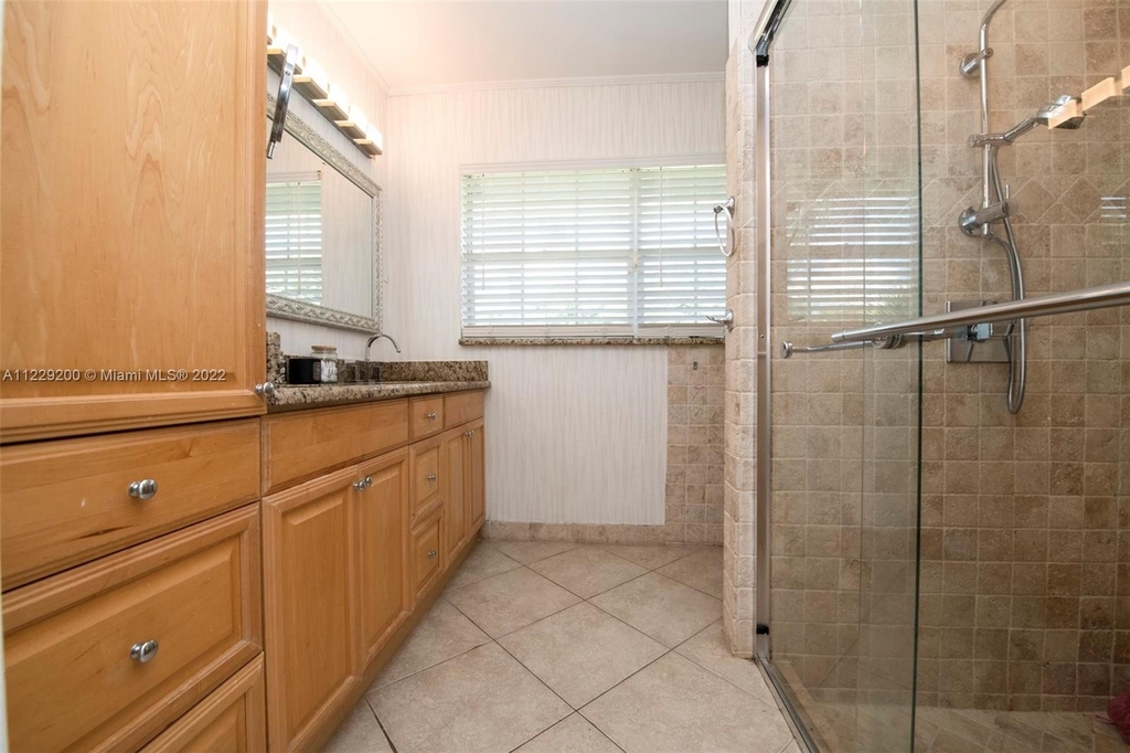 5558 Pine Cir - Photo 16