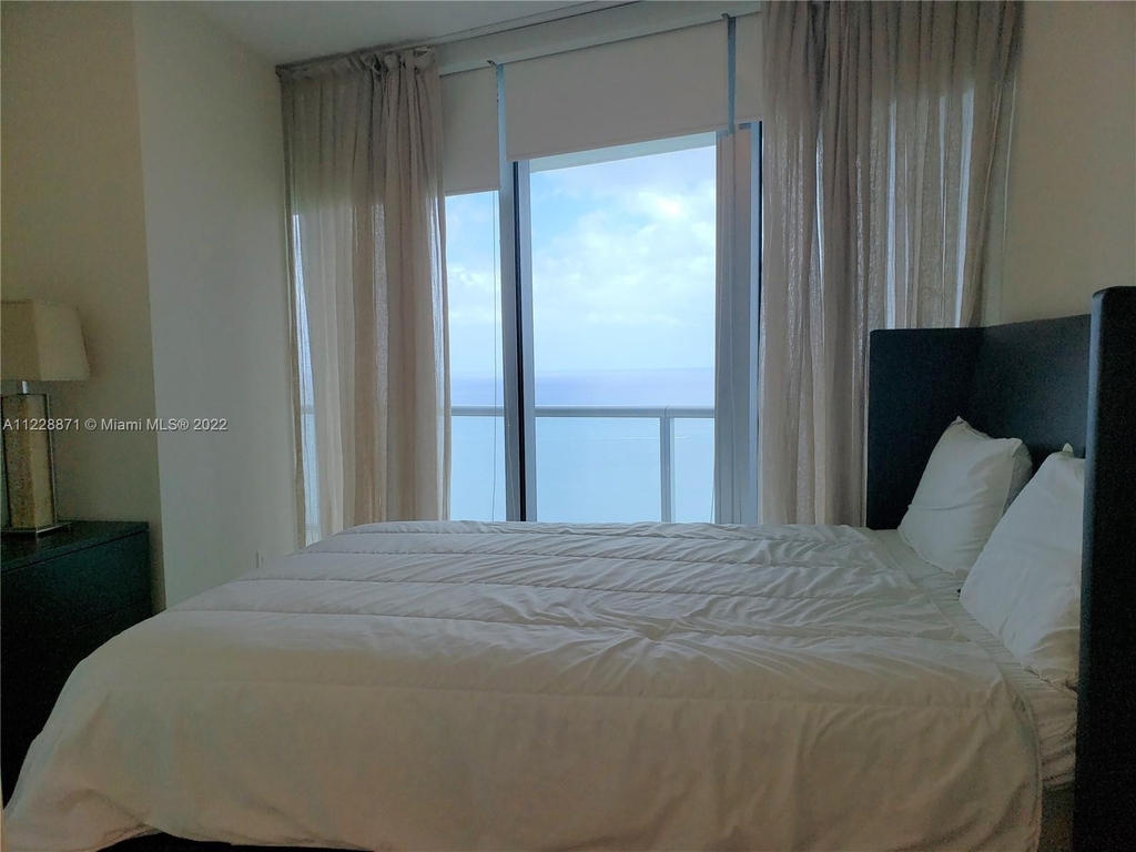 17001 Collins Ave - Photo 17