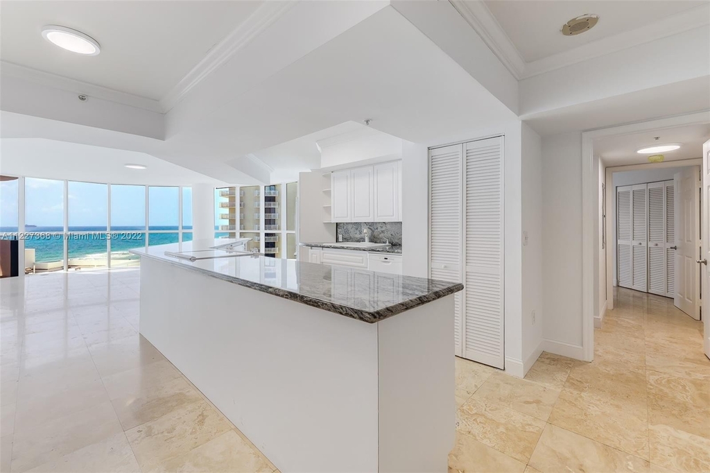 6301 Collins Ave - Photo 3