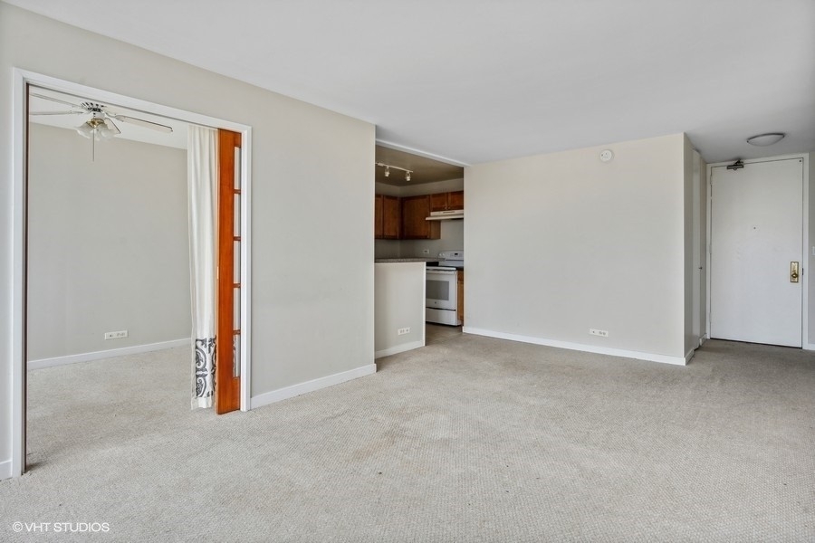 655 W Irving Park Road - Photo 4