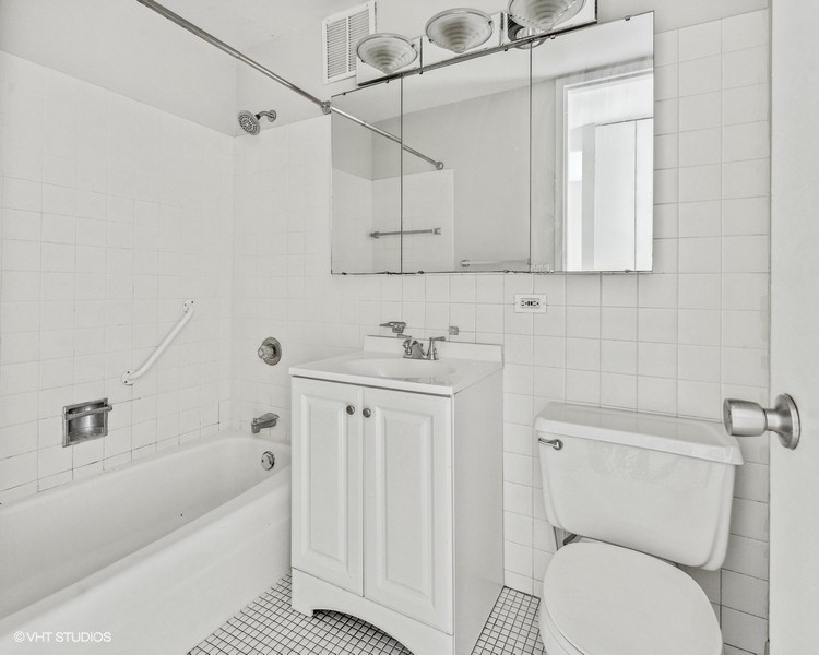 655 W Irving Park Road - Photo 8