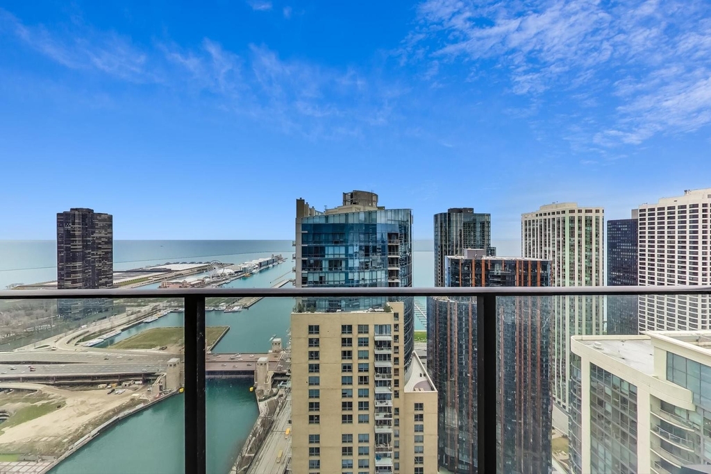 363 E Wacker Drive - Photo 34