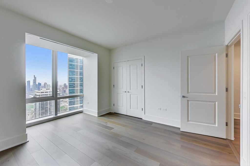 363 E Wacker Drive - Photo 29