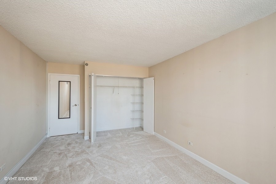 33 W Delaware Place - Photo 7