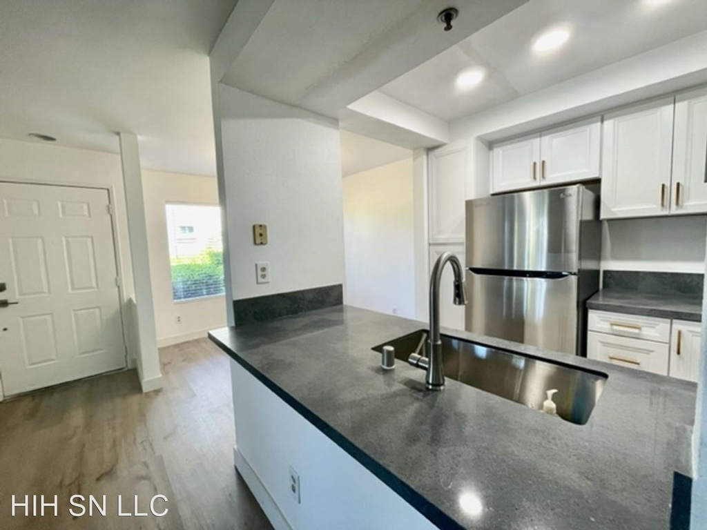 2077 Lakeridge Circle 104 - Photo 1