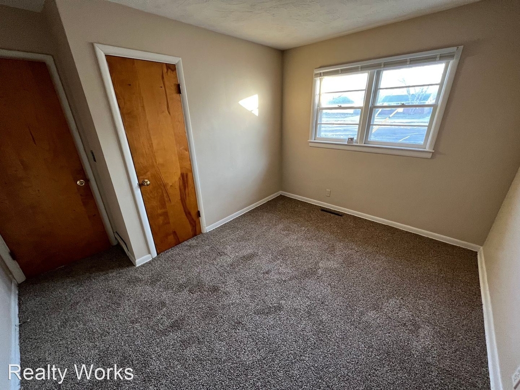 5435 Gladstone - Photo 6