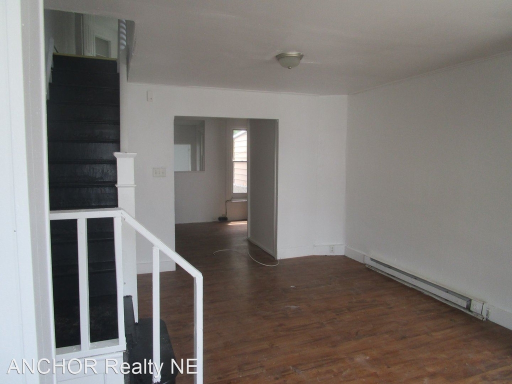 6526 Regent St - Photo 0