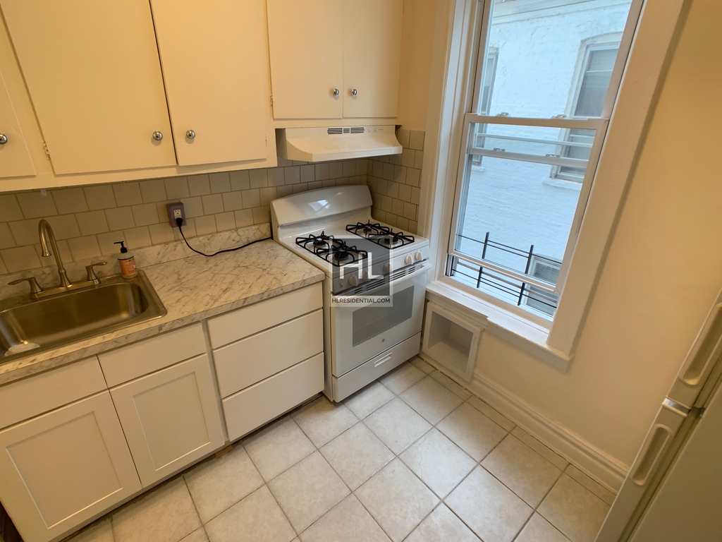 2066 East 15 Street - Photo 6