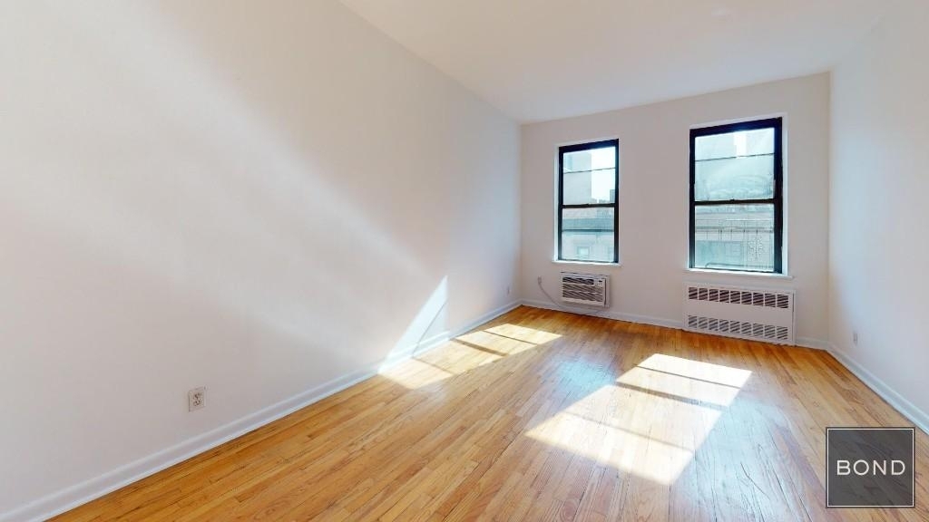 309 East 85 Street - Photo 2