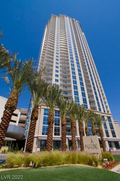 200 Sahara Avenue - Photo 0