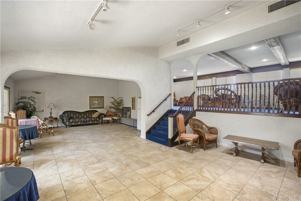 12830 Burbank Boulevard - Photo 31