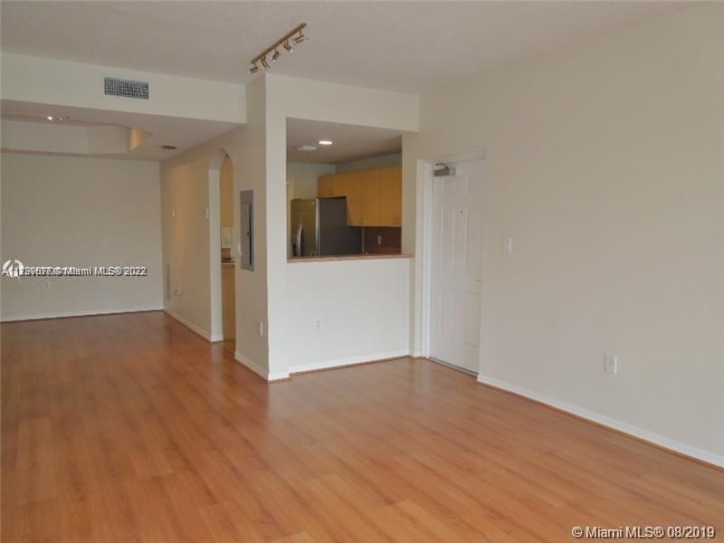 6630 Nw 114th Ave - Photo 2