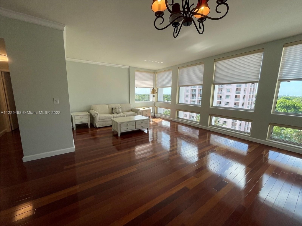 700 Biltmore Way - Photo 2