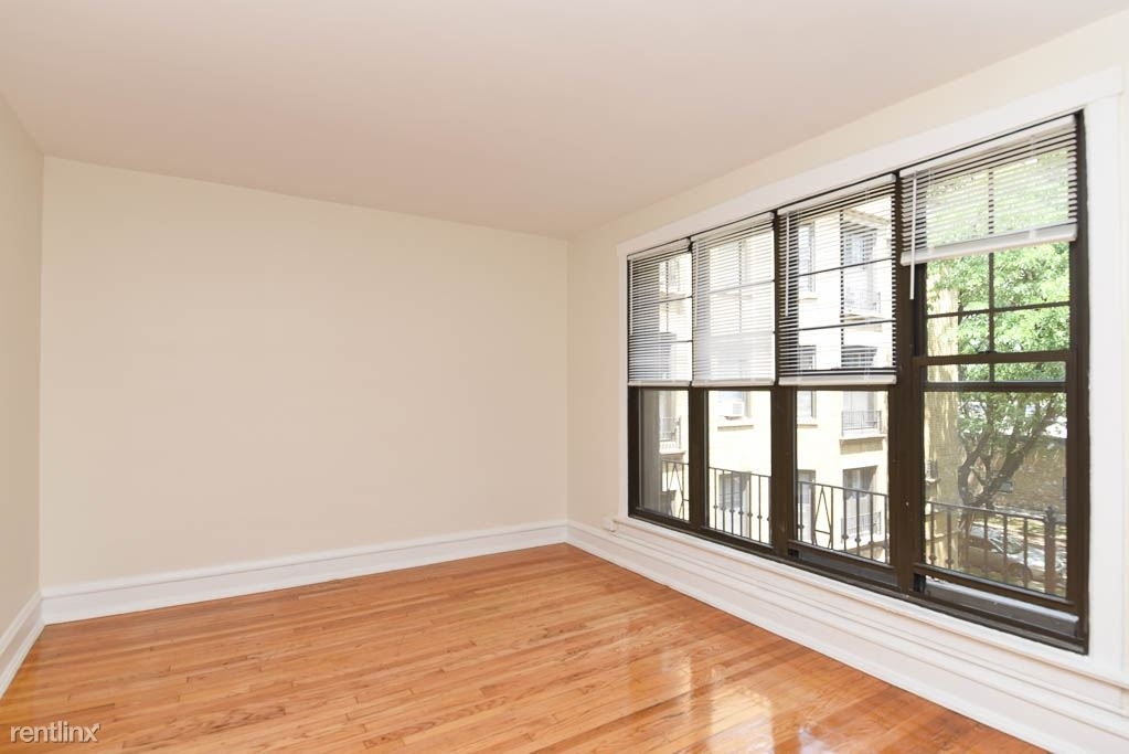 6372 N. Hermitage, Unit 2 - Photo 5