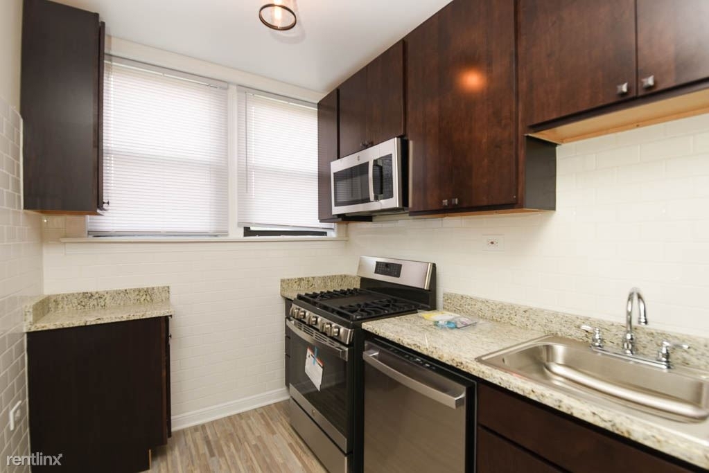 6372 N. Hermitage, Unit 3 - Photo 1