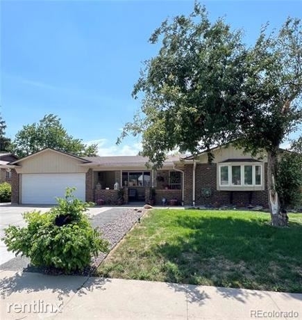 687 Laredo Street - Photo 0