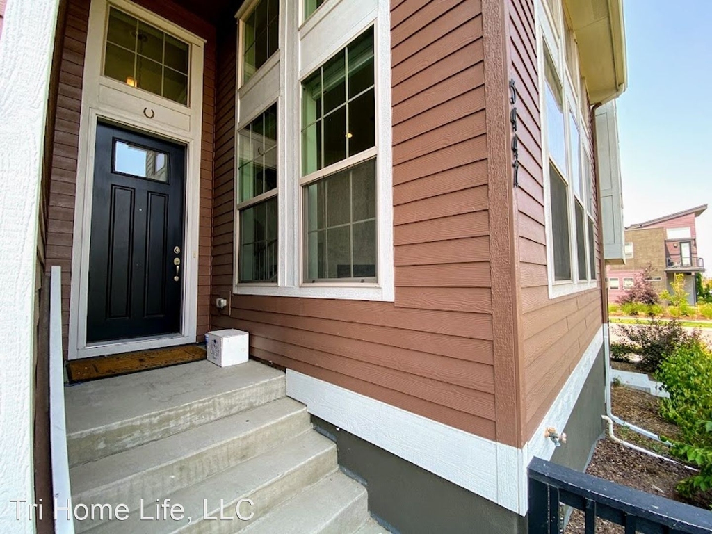 5447 Valentia St - Photo 3