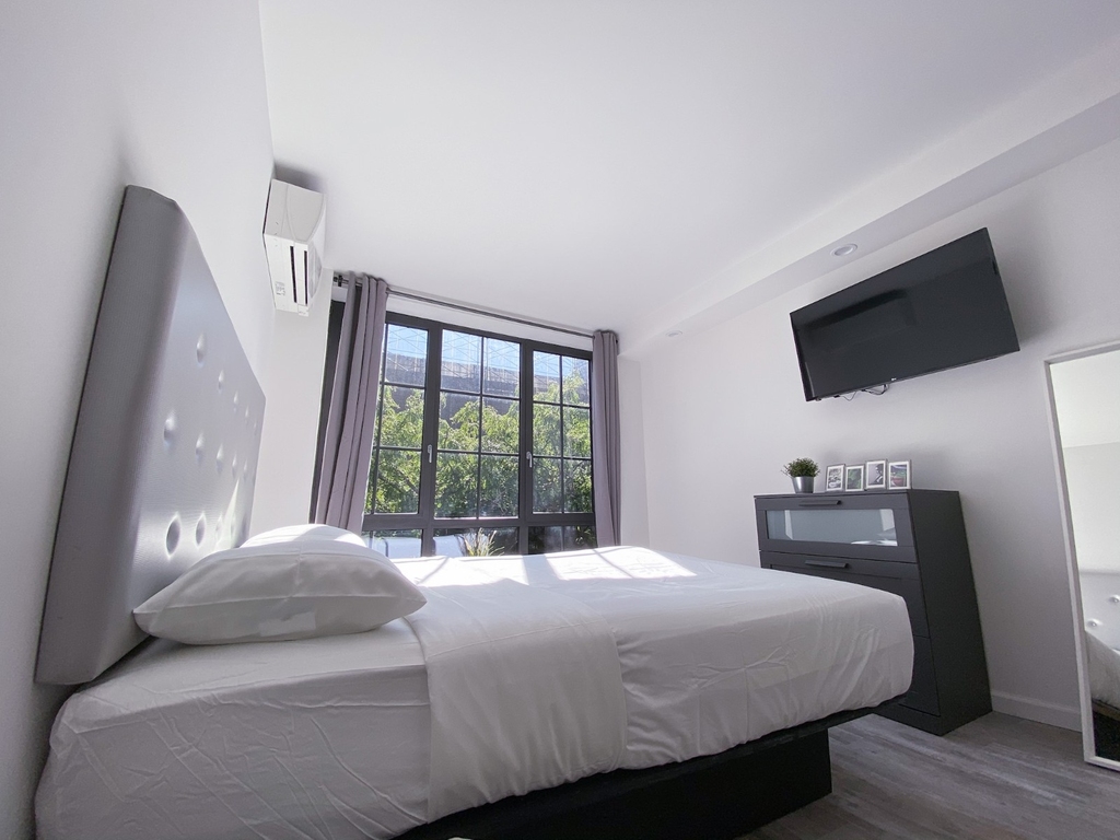 433 West 53rd Street - Photo 7