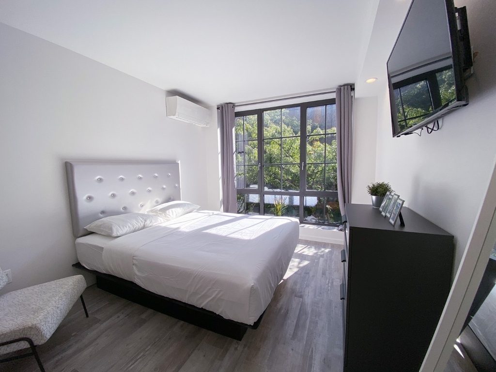 433 West 53rd Street - Photo 3