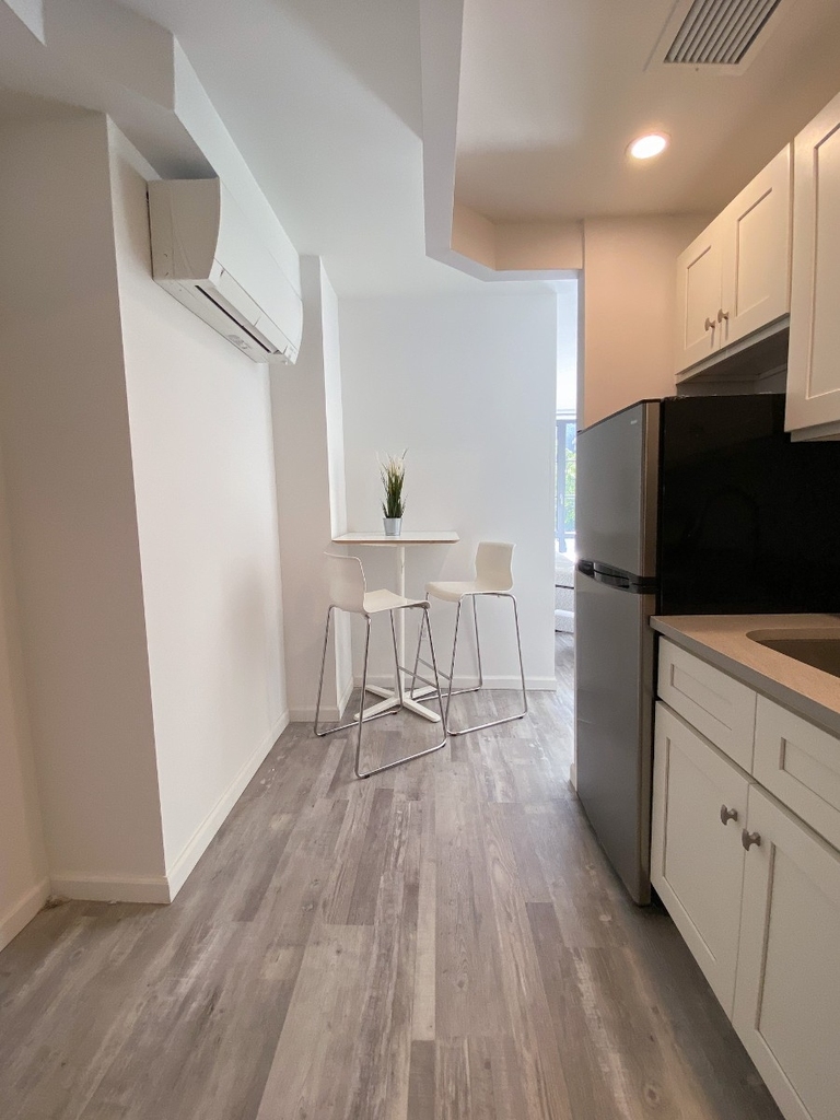 433 West 53rd Street - Photo 1