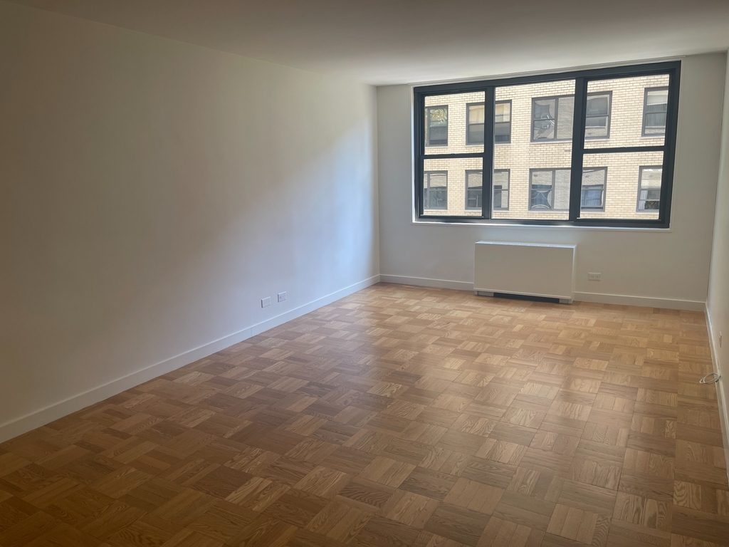 333 East 49th Street - Photo 0