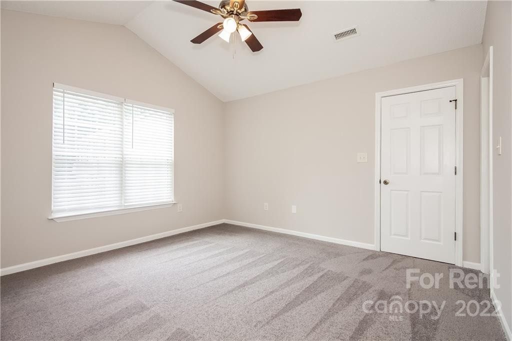 6504 Lynmont Drive - Photo 3