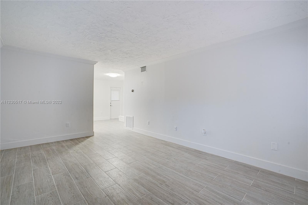 3019 Sw 68th Ter - Photo 1