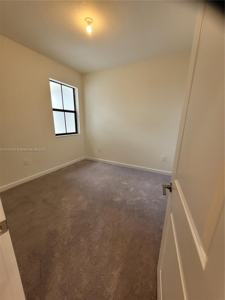 11410 W 34 Way - Photo 21