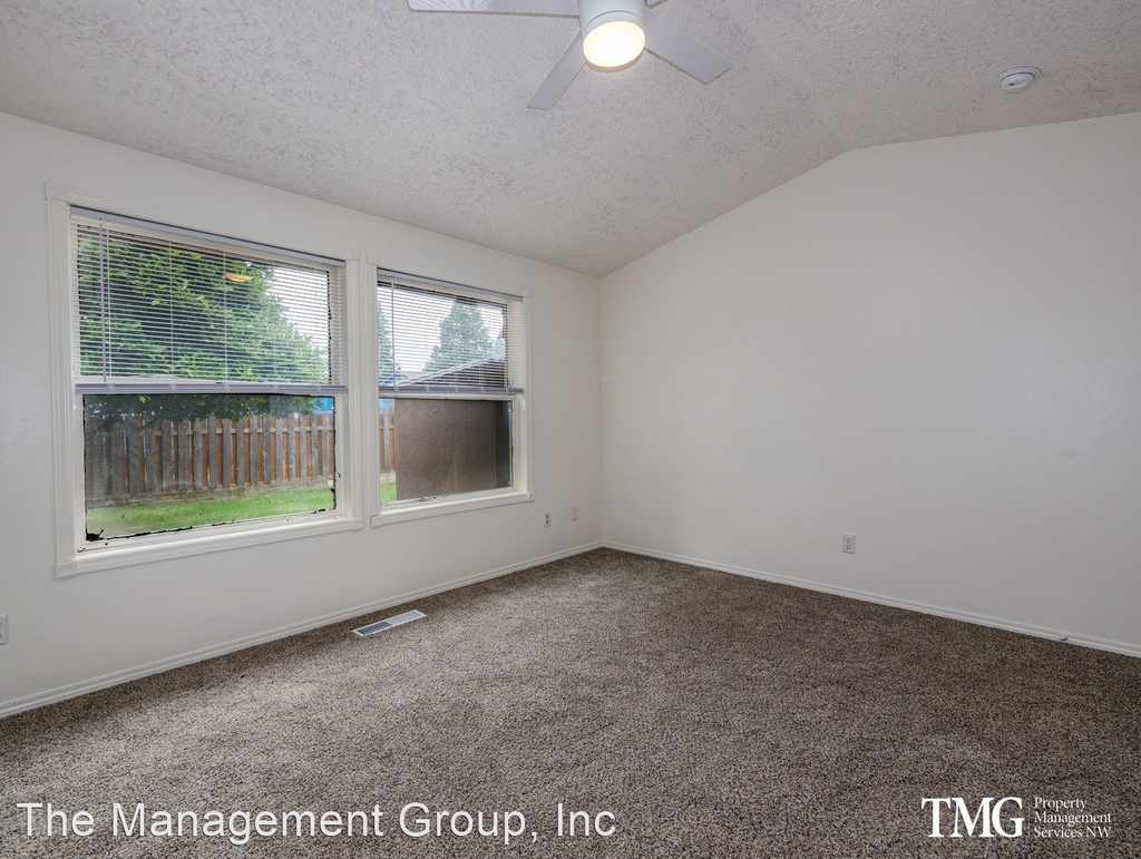 10308 Ne 74th Street - Photo 14