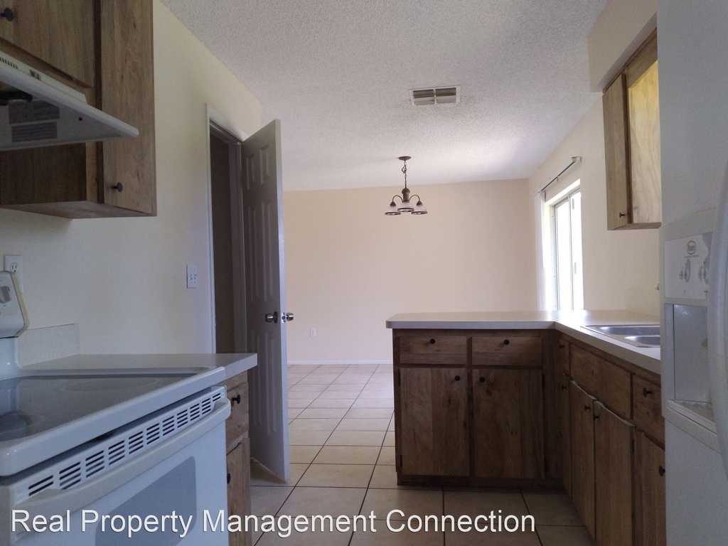 10394 Upton Street - Photo 8