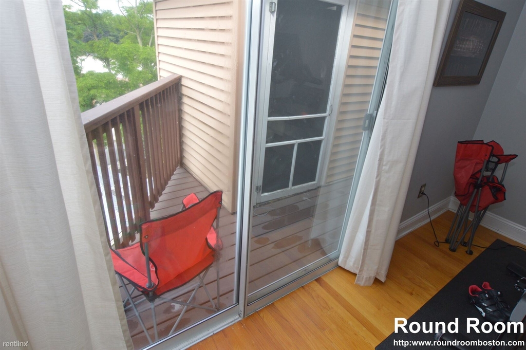 306 Tappan St # 4g - Photo 5