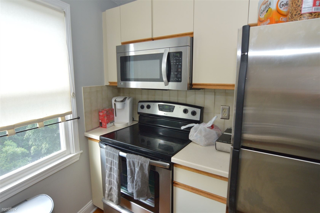 306 Tappan St # 4g - Photo 6