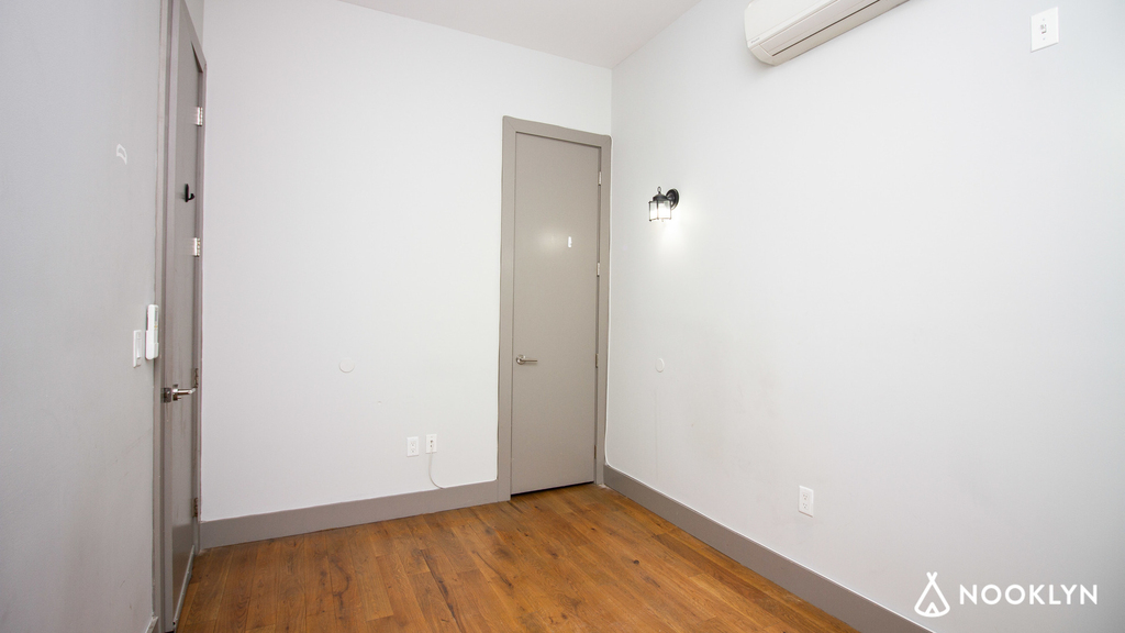 18-73 Menahan Street - Photo 6