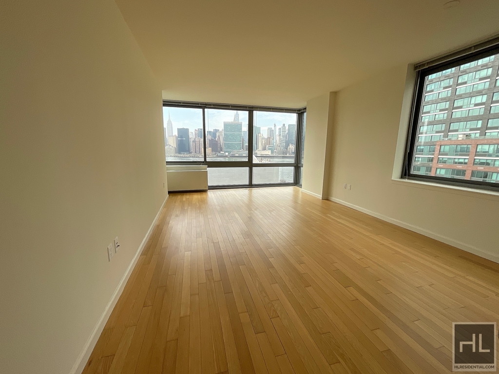 48th Avenue - Photo 2