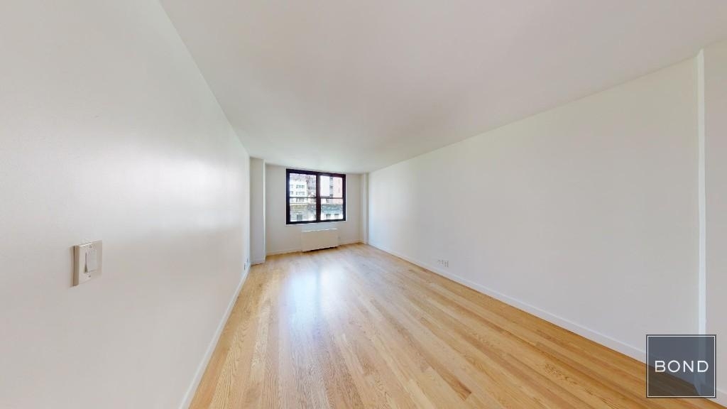 333 East 49th Street - Photo 2