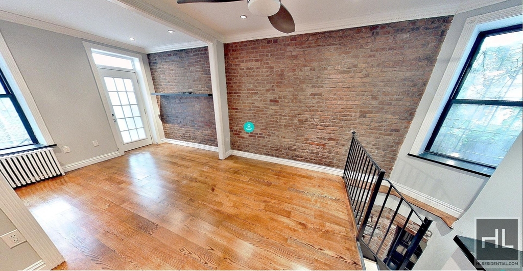 325 East 5th Street - Photo 4