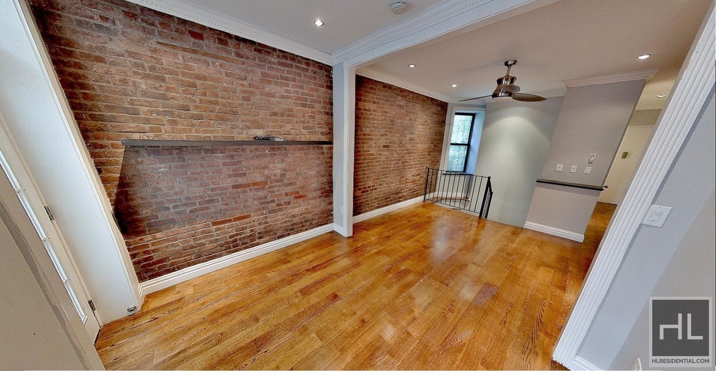 325 East 5th Street - Photo 3