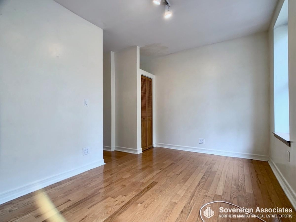 3133 Broadway - Photo 2