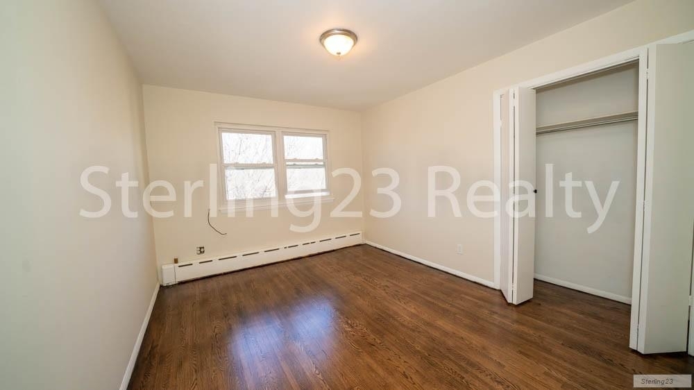 42-11 Astoria Boulevard North - Photo 4