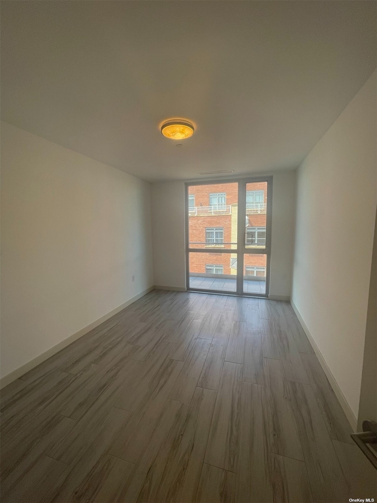 109-09 15th Avenue - Photo 5