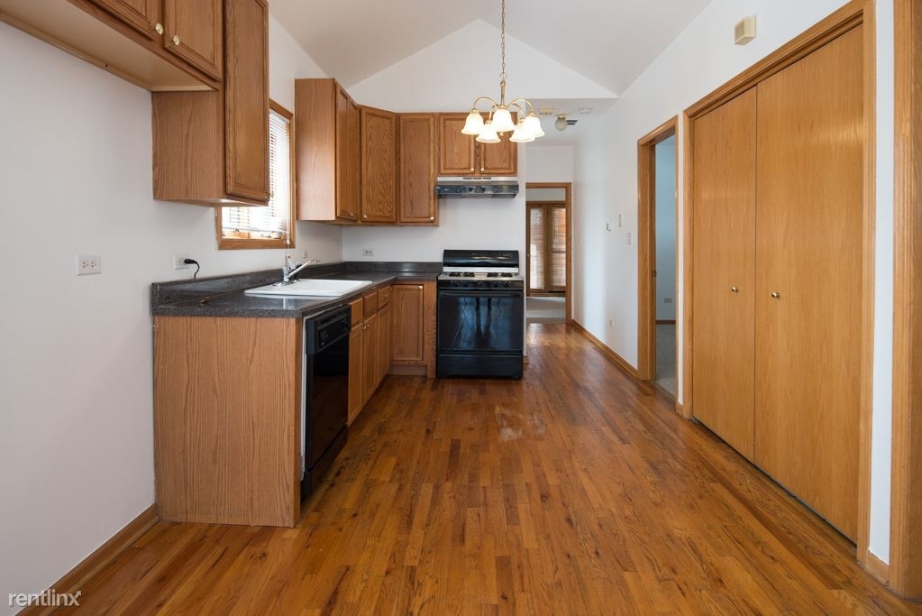 1427 W. Walton, Unit 3 - Photo 3