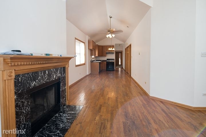 1427 W. Walton, Unit 3 - Photo 1